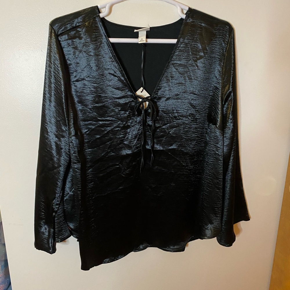 Women's Flared Long Sleeve Satin Blouse Ava & Viv Black 2X NWT NEW!
